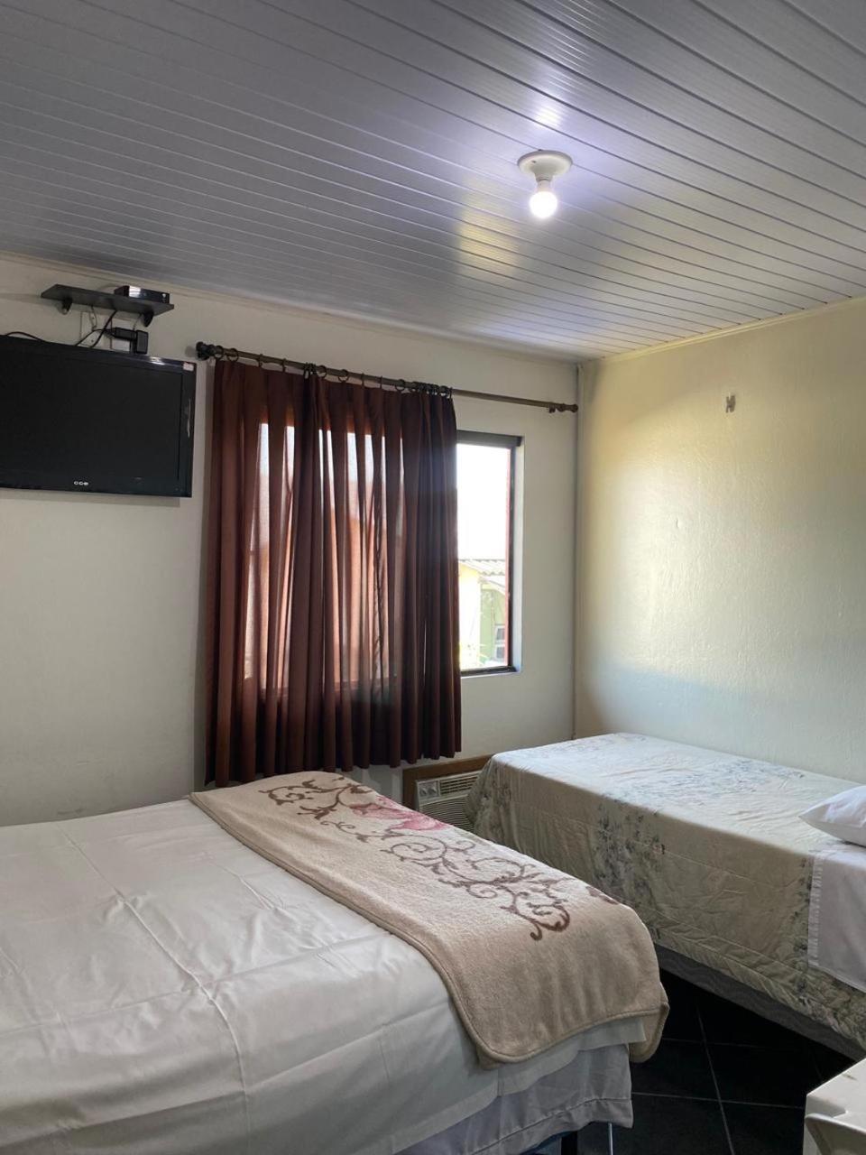 Hotel E Pousada Via Mar Itapocu Екстер'єр фото