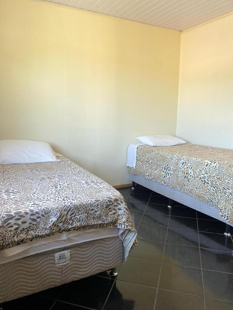 Hotel E Pousada Via Mar Itapocu Екстер'єр фото